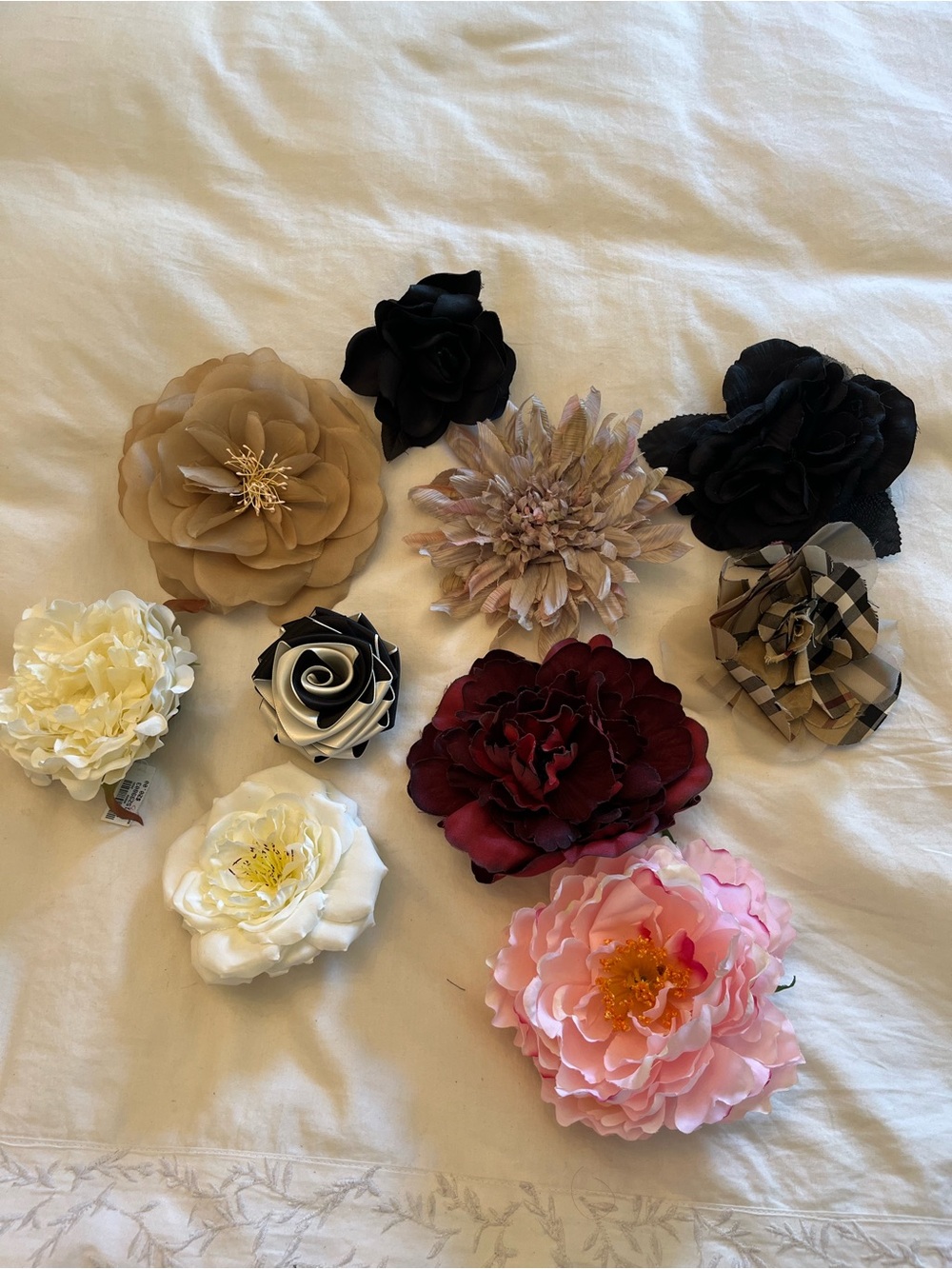 Vintage Flower Lapel Pin Brooches. Various Colours And Sizes. Lot of 10.
